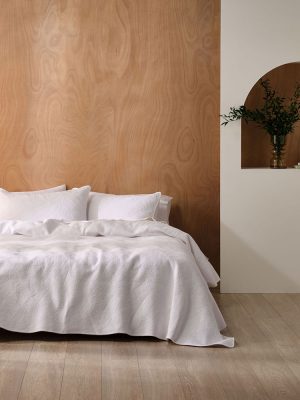 Manon White Coverlet Set