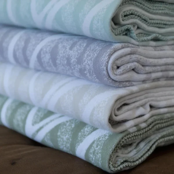 Amanda Biome Olive White  Throw