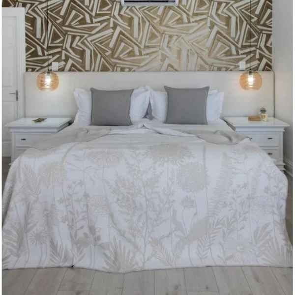 Amanda Meadow Fog/White