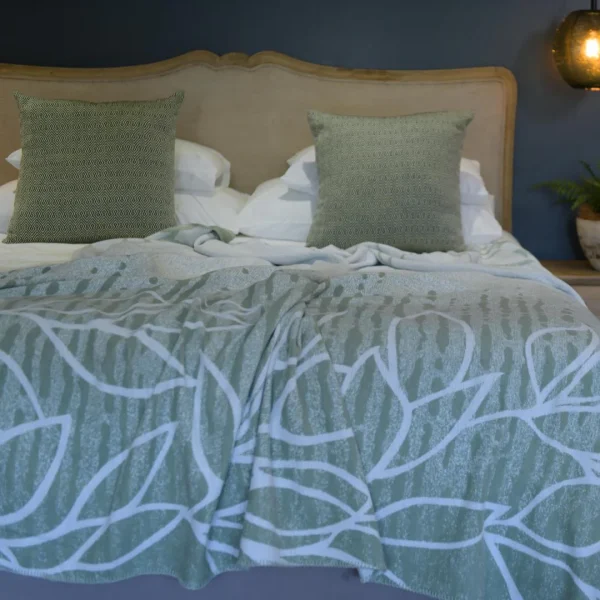 Amanda Biome Olive White  Throw