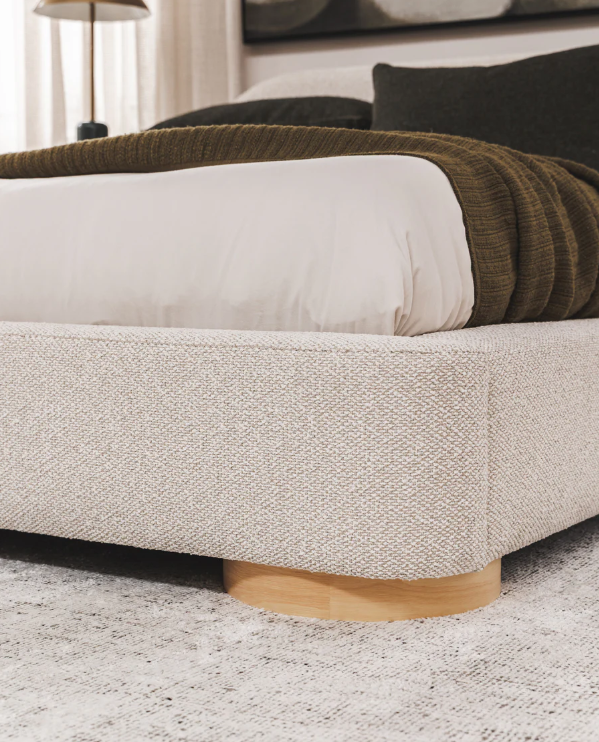 Suzanna Bed