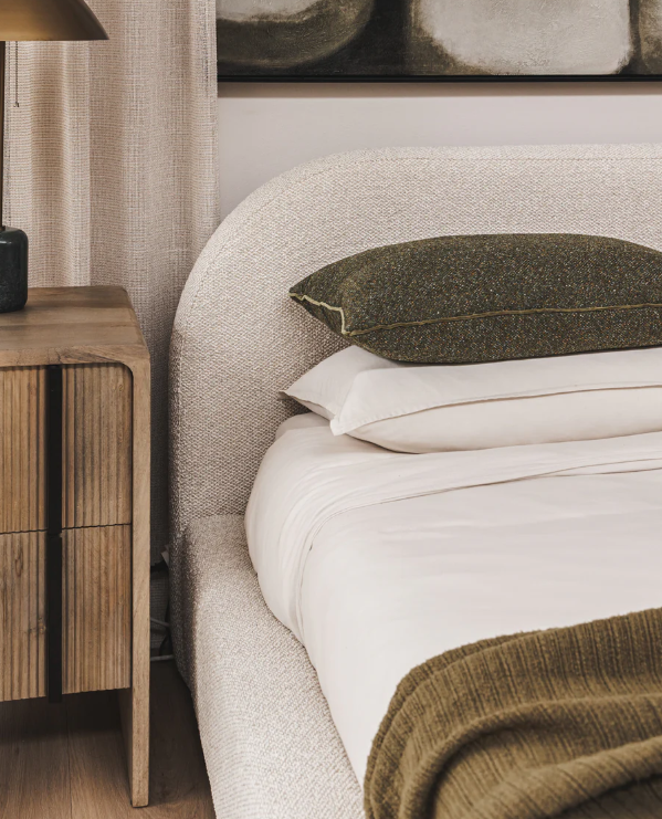 Suzanna Bed
