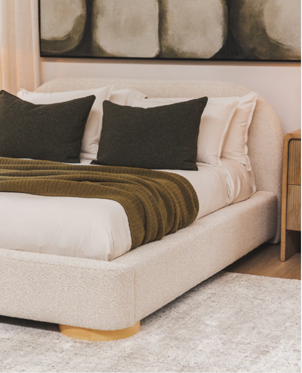 Suzanna Bed