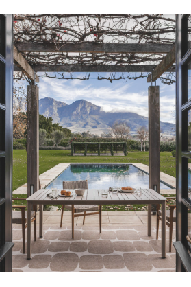 Kariba Shell Outdoor Table 6 Seater