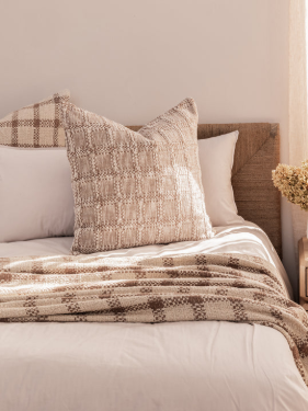 Tatter - Tale Tawny Throw