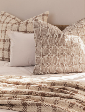 Tatter - Tale Tawny Throw